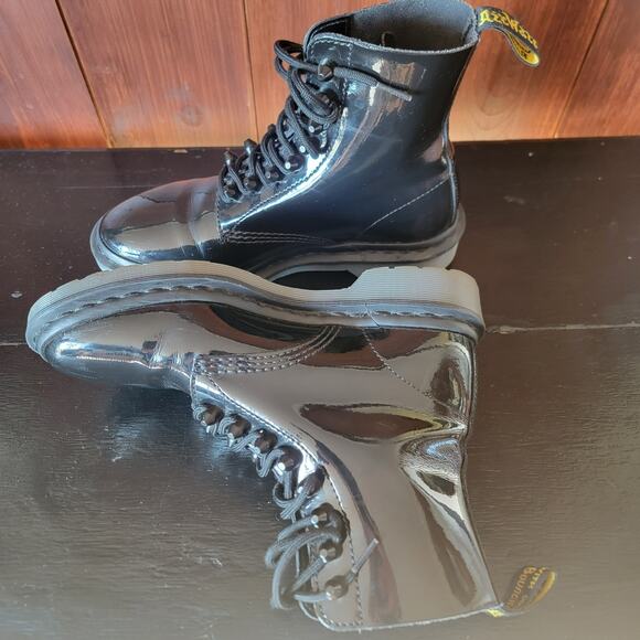 Dr. Martens Pascal Studded 1460 Black Patent Leather Boots Women 7 Combat Boots - Picture 11 of 15